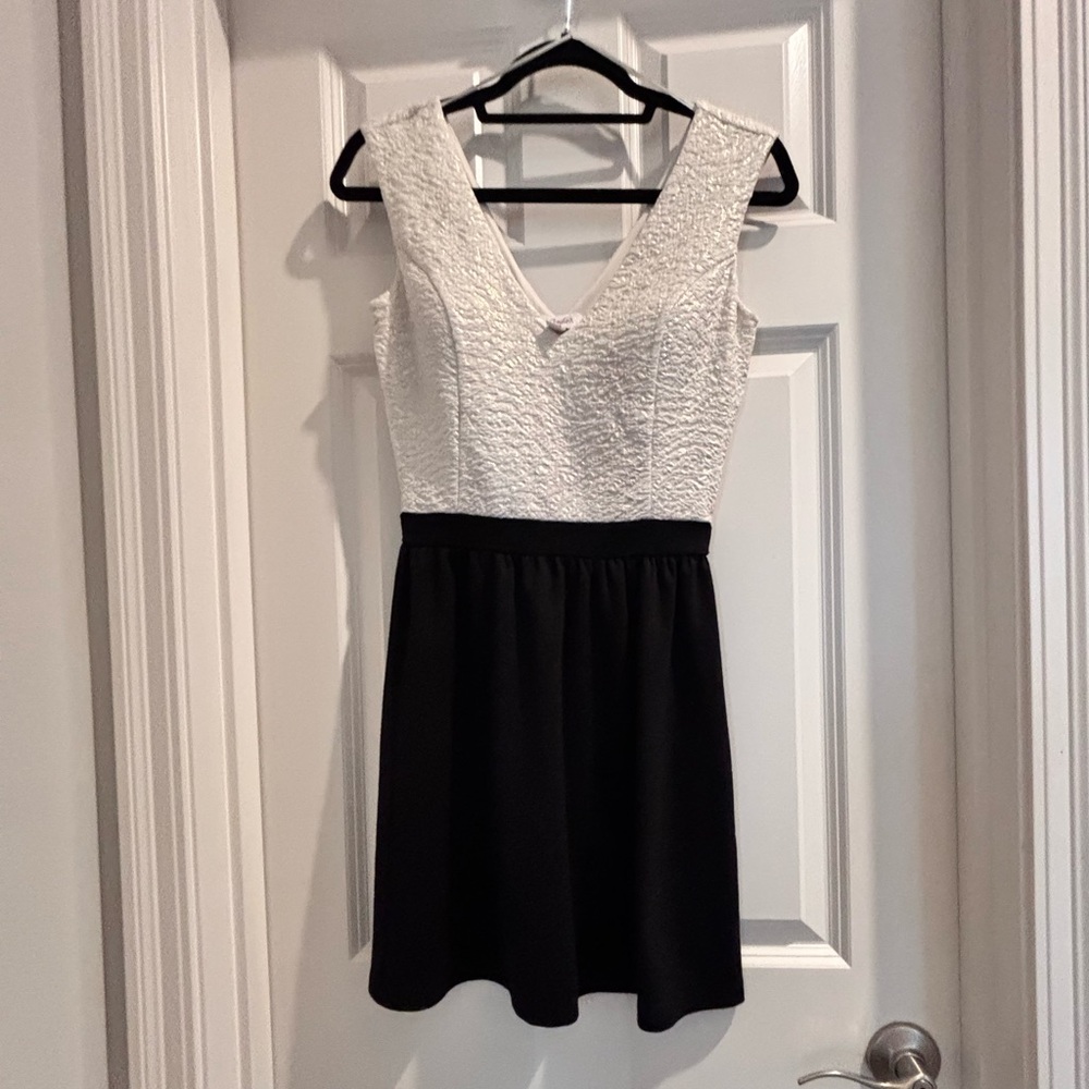 Candie's Black & White Dress - Size Small